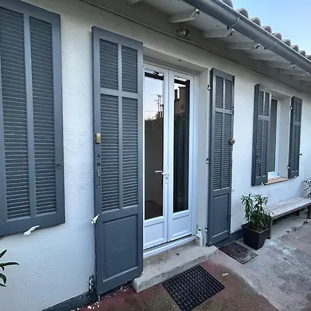 Jolie Maison De Proche Du Centre Et De La بيت للعطل Saint-Raphaël