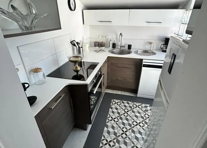 Jolie Maison De Proche Du Centre Et De La Nyaraló